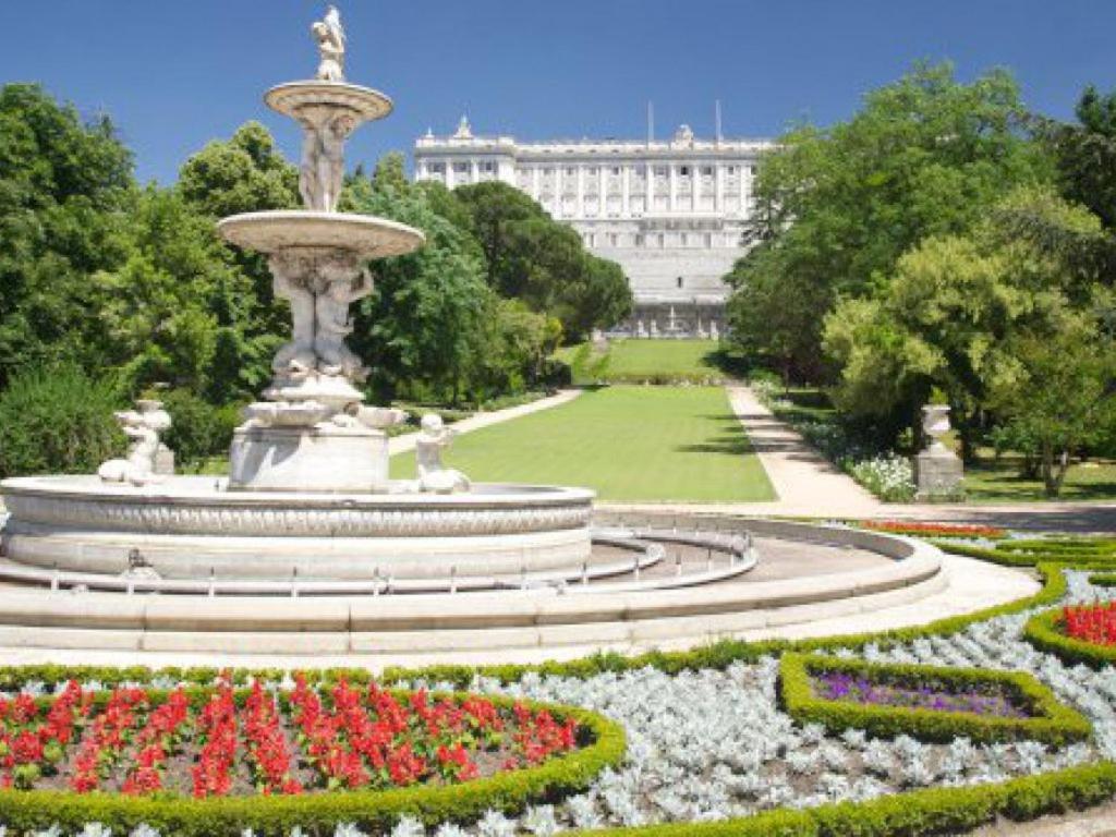 Apartments Plaza Mayor Madrid Exterior photo